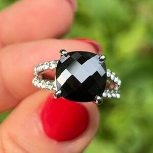 NWT Multifacted Black Stone Rhinestone Dinner Ring